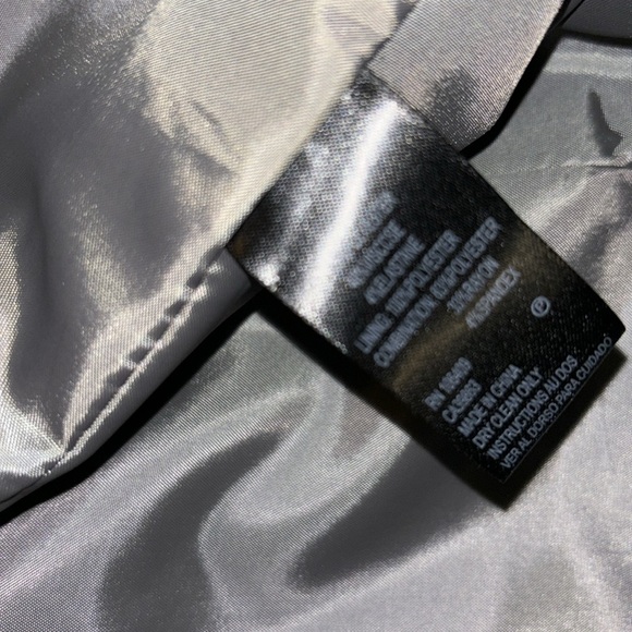 Tahari 14W Gray 2 button blazer BRAND NEW - Performance Fabric. Excellent! - Picture 9 of 9